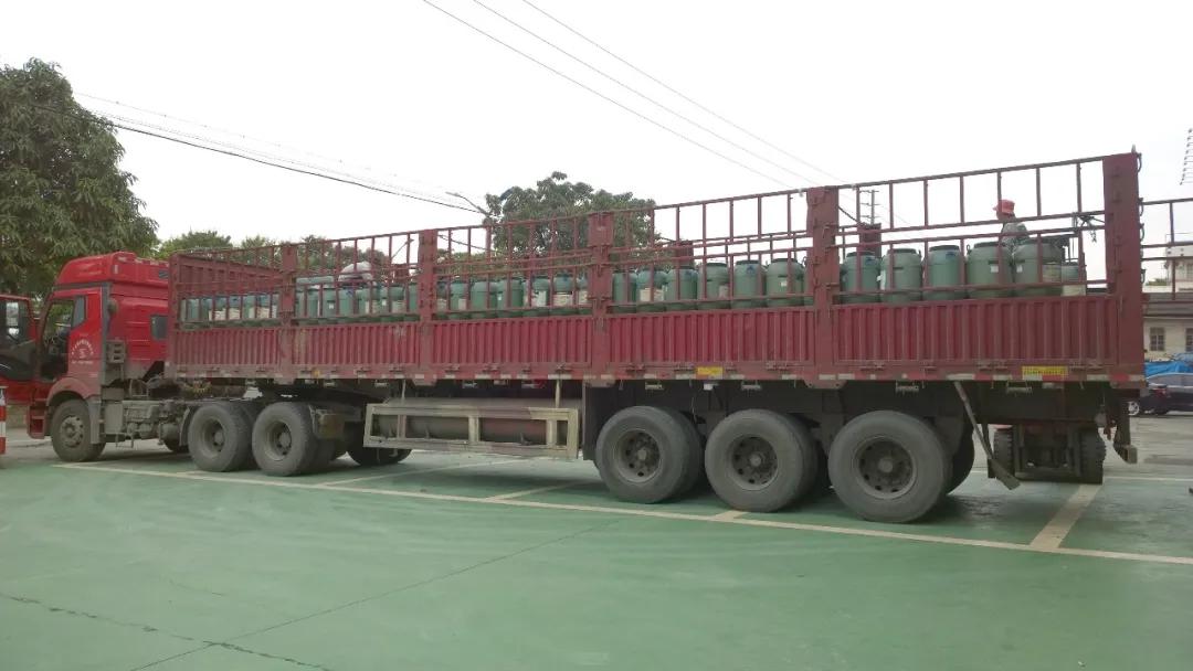 节后复工大单 | 今天，又有30吨黄瓜视频破解版无阻力真石漆即将为你的新家添砖加瓦